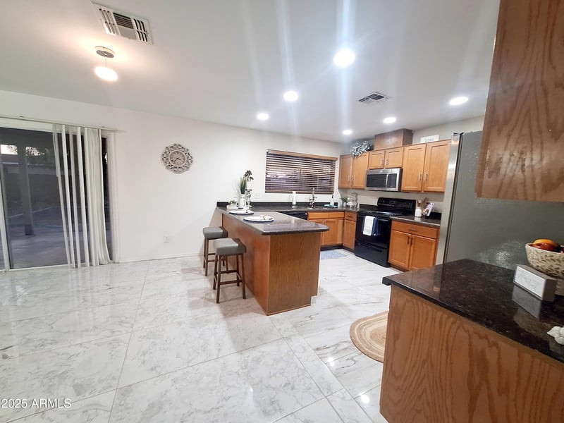 4004 Myrtle Ave, Phoenix, AZ 85051