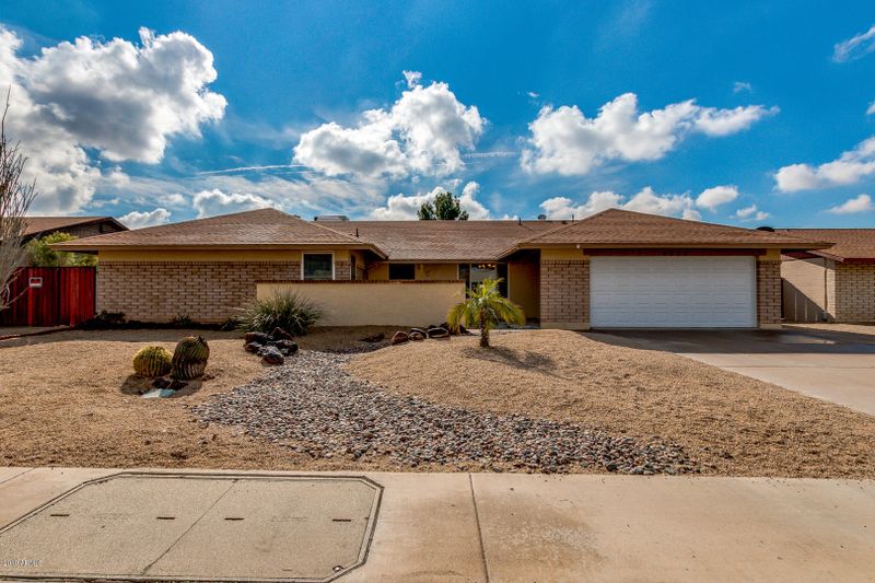 4005 W Grovers Ave, Glendale, AZ 85308