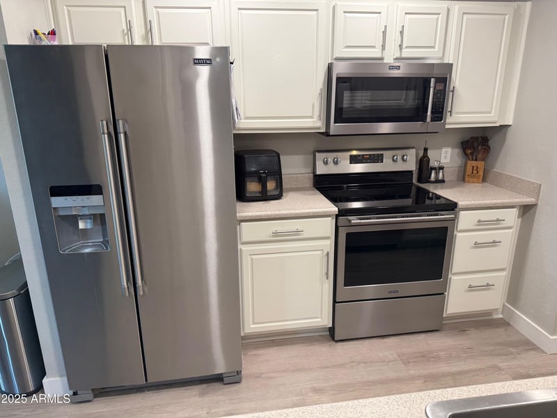 4007 Kimberly Way, Phoenix, AZ 85050