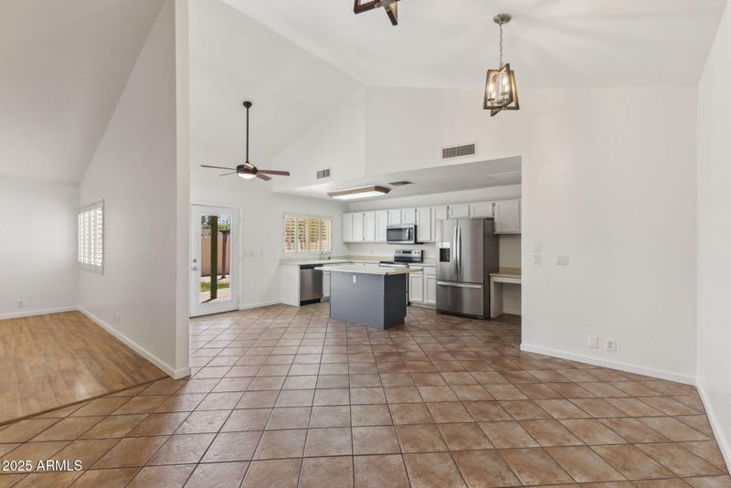4007 W Thunderbird Rd, Phoenix, AZ 85053