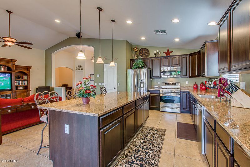 4008 E Navigator Ln, Phoenix, AZ 85050
