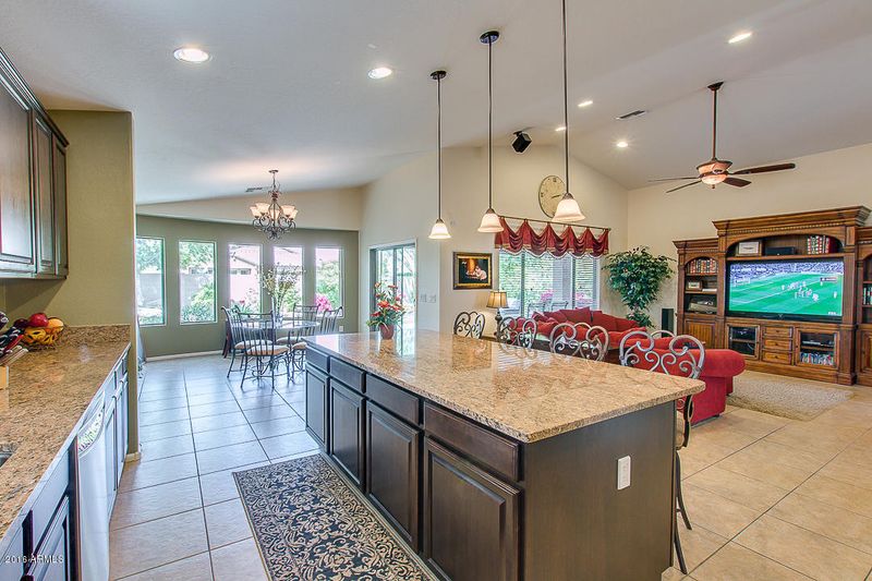 4008 E Navigator Ln, Phoenix, AZ 85050