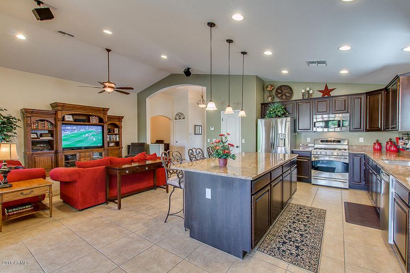 4008 E Navigator Ln, Phoenix, AZ 85050