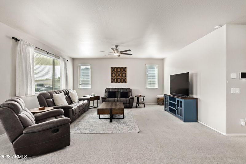 4009 S 79th Dr, Phoenix, AZ 85043
