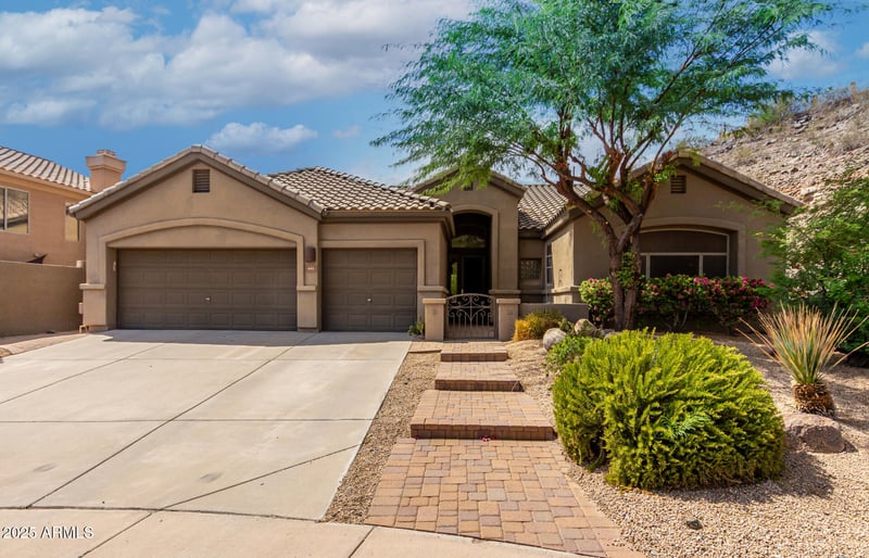 401 Amber Ridge Way, Phoenix, AZ 85048