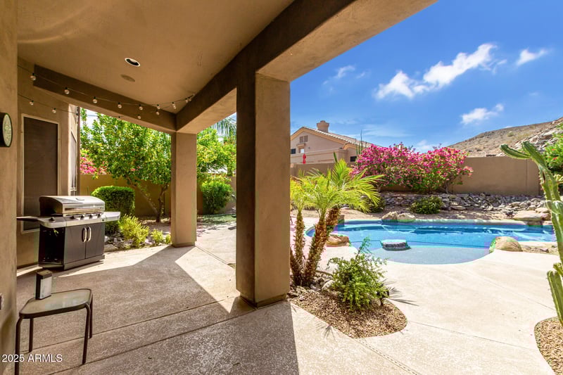 401 Amber Ridge Way, Phoenix, AZ 85048