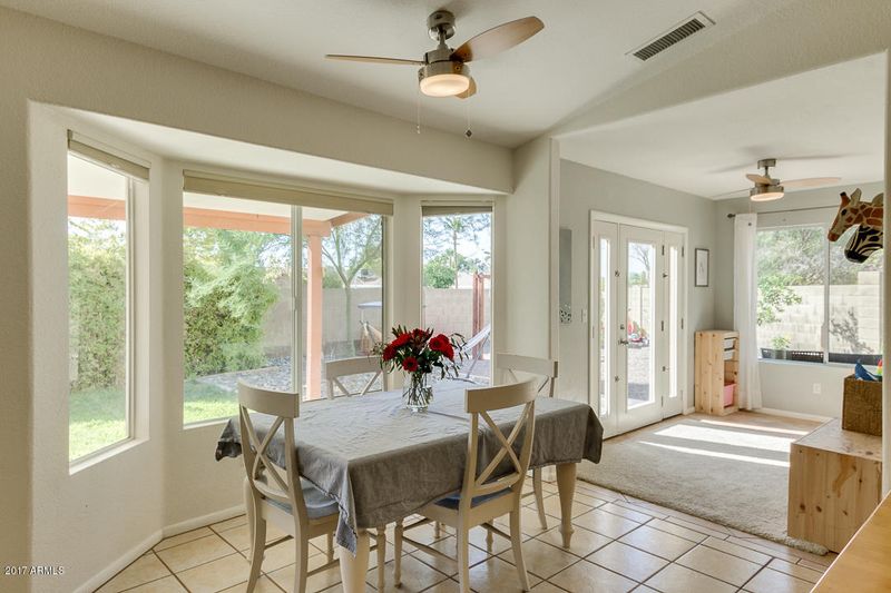401 E Meadows Ln, Gilbert, AZ 85234