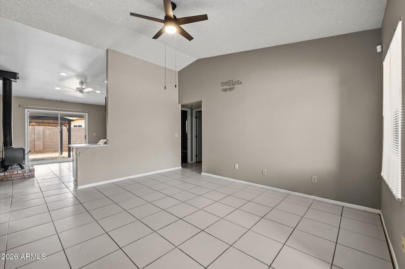 401 E Oraibi Dr, Phoenix, AZ 85024
