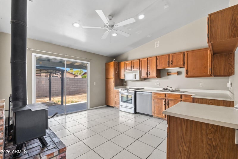 401 E Oraibi Dr, Phoenix, AZ 85024