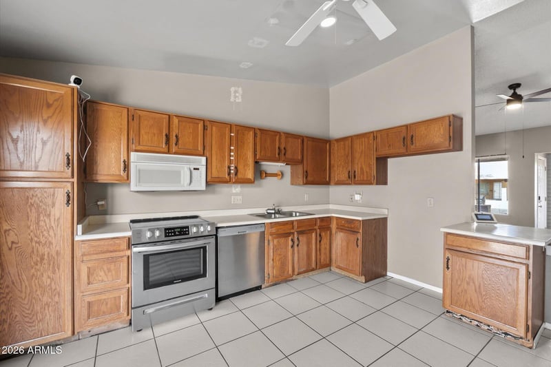 401 E Oraibi Dr, Phoenix, AZ 85024