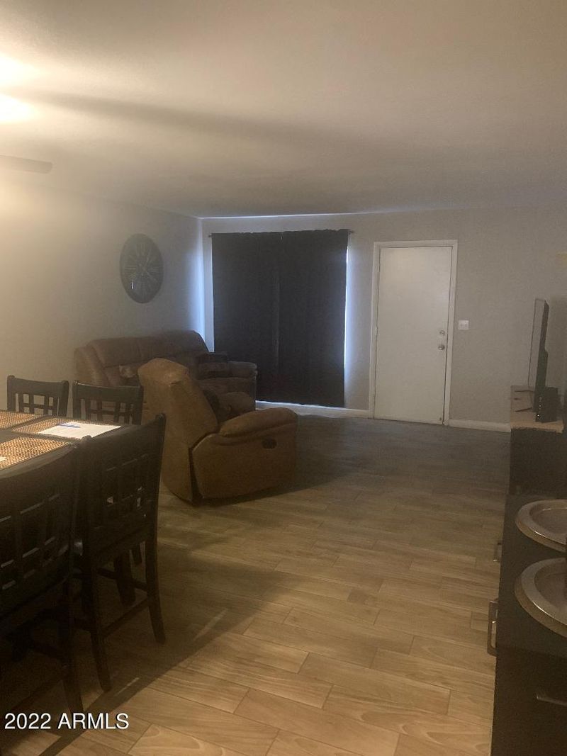 401 E Pecan Rd E, Phoenix, AZ 85040