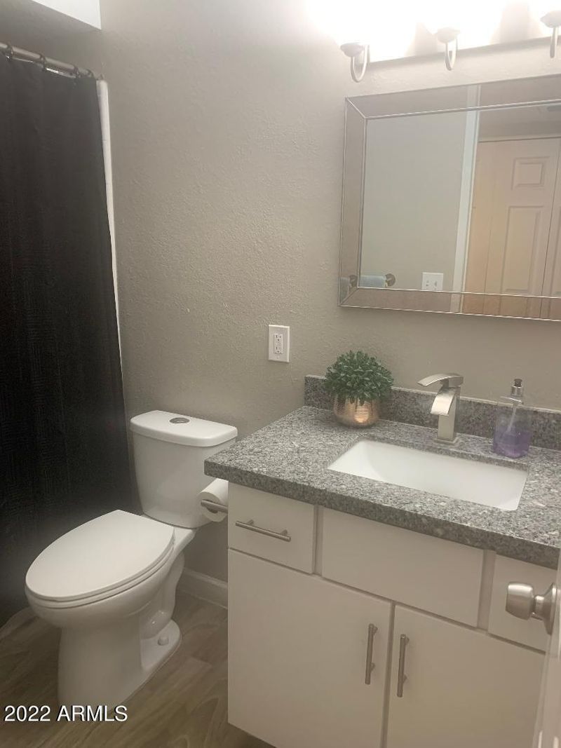 401 E Pecan Rd E, Phoenix, AZ 85040