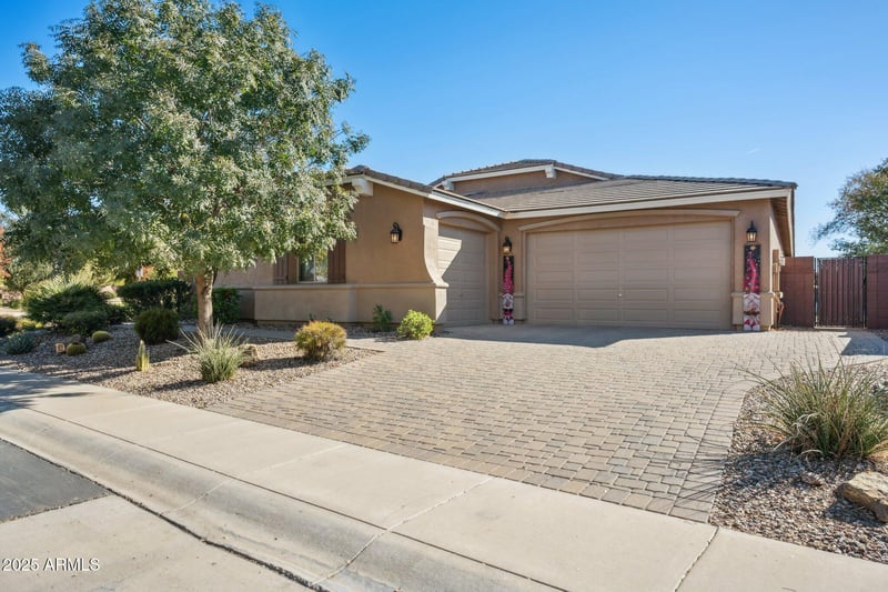 401 Basswood Ave, San Tan Valley, AZ 85140