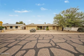 4010 W Campo Bello Dr, Glendale, AZ 85308