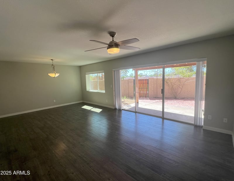 4011 Charter Oak Rd, Phoenix, AZ 85032