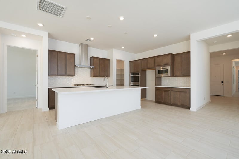 40129 Alameda Dr, San Tan Valley, AZ 85140