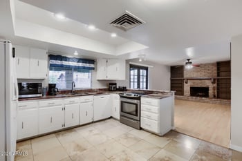 4013 W Cholla St, Phoenix, AZ 85029