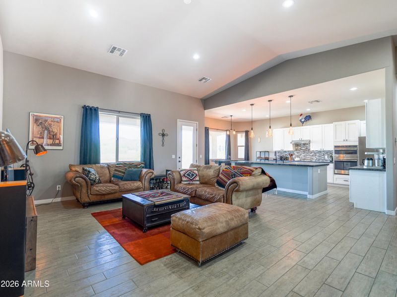 40130 N 7th St, Phoenix, AZ 85086