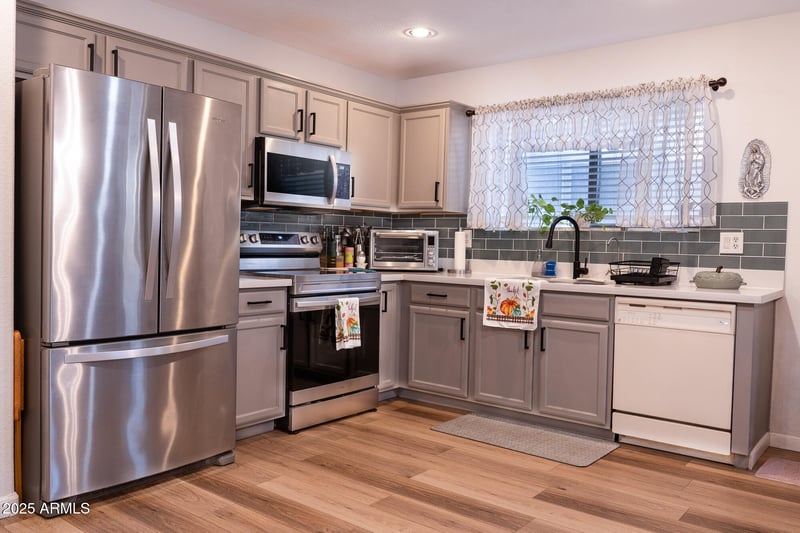 4015 59th Ln, Phoenix, AZ 85043