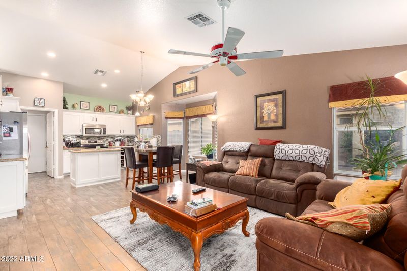 4015 W Bloomfield Rd, Phoenix, AZ 85029