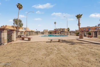 4016 44th Pl, Phoenix, AZ 85040