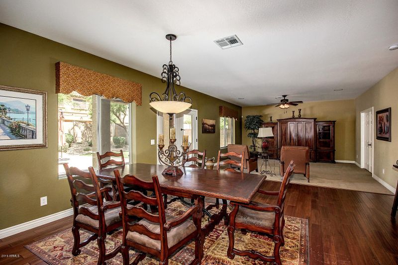 4016 E Navigator Ln, Phoenix, AZ 85050