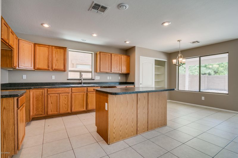 4016 S 56th Ave, Phoenix, AZ 85043