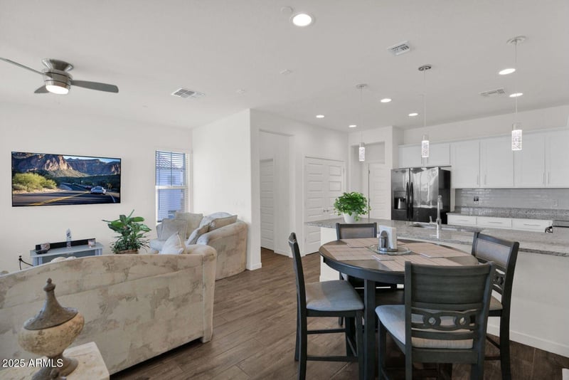 4018 Pony Ln #101, Gilbert, AZ 85295