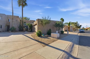 4019 Charter Oak Rd, Phoenix, AZ 85032