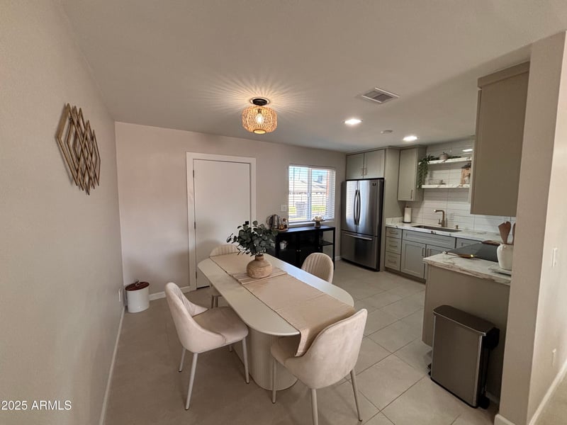 402 Darrow St, Phoenix, AZ 85041