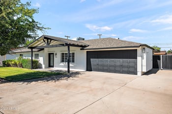 402 E Berridge Ln, Phoenix, AZ 85012