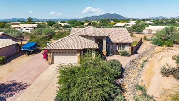 402 E Blue Eagle Ln, Phoenix, AZ 85086