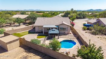 402 E Blue Eagle Ln, Phoenix, AZ 85086