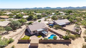 402 E Blue Eagle Ln, Phoenix, AZ 85086