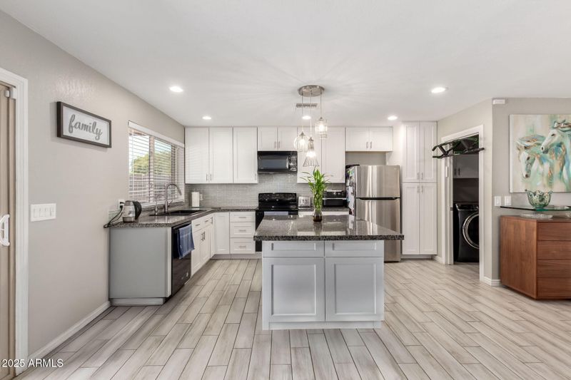 402 E Morrow Dr, Phoenix, AZ 85024