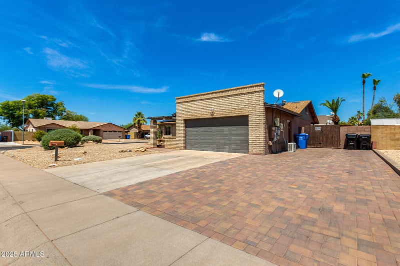 402 Morrow Dr, Phoenix, AZ 85024