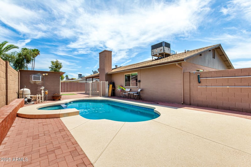 402 Morrow Dr, Phoenix, AZ 85024