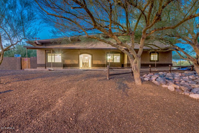 402 N 105th St, Mesa, AZ 85207