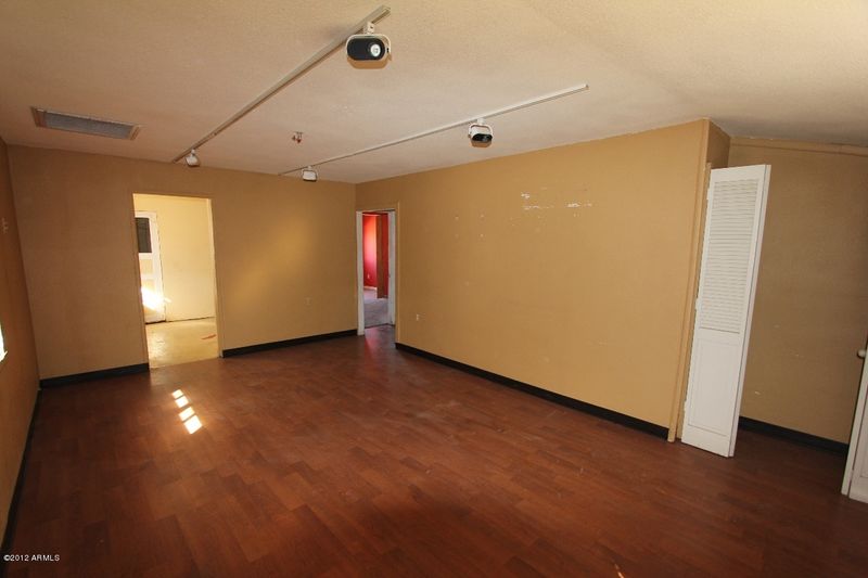 402 N 39th Ave, Phoenix, AZ 85009