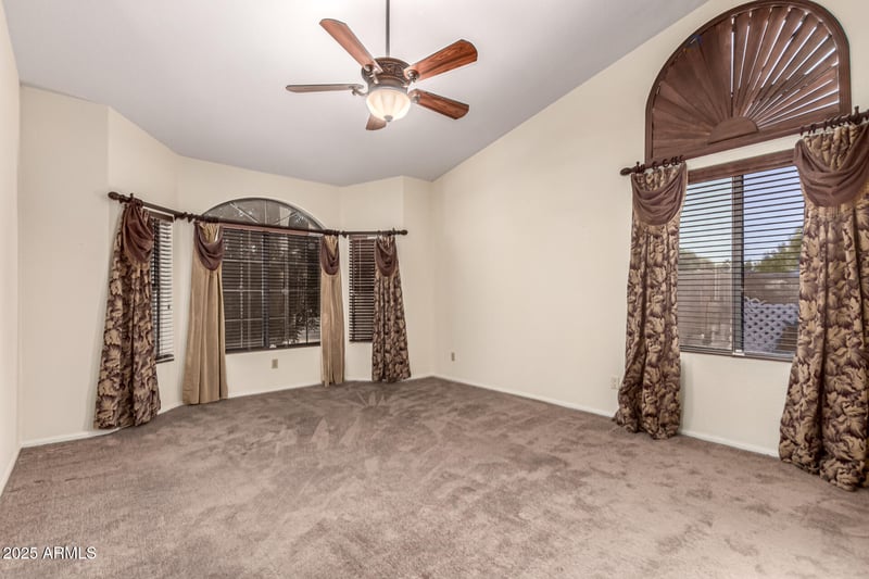 402 Stonebridge Dr, Gilbert, AZ 85234