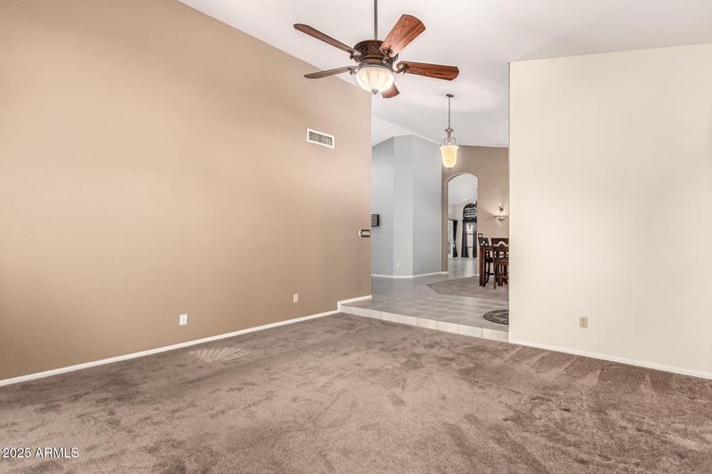 402 Stonebridge Dr, Gilbert, AZ 85234