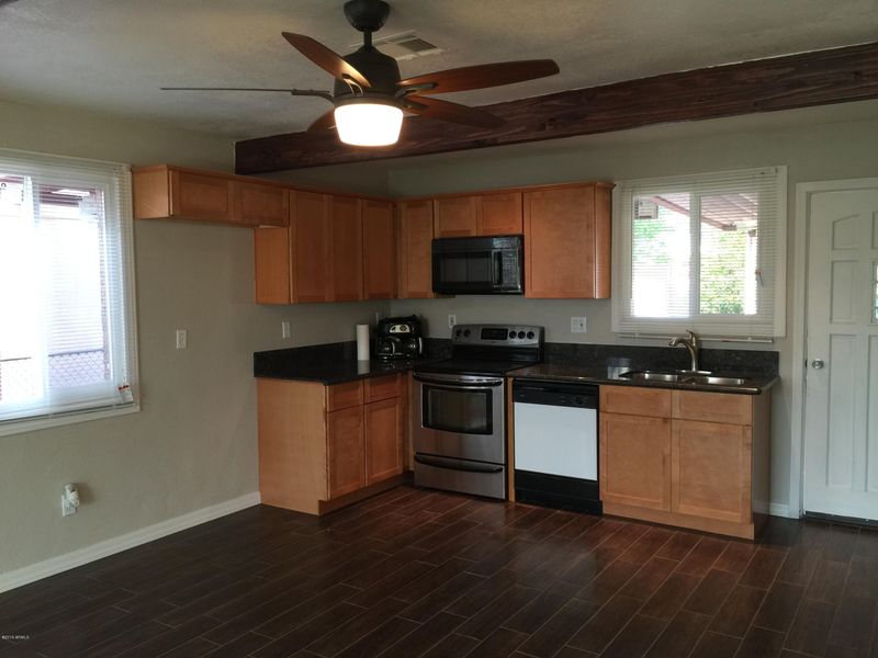 402 W Caron St, Phoenix, AZ 85021