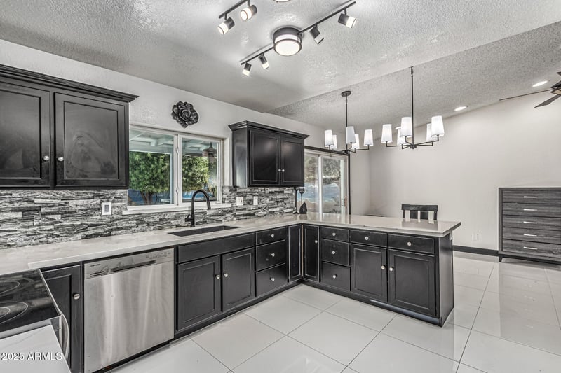 4020 Anderson Dr, Glendale, AZ 85308