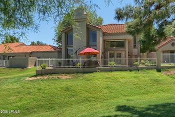 4020 E Laurel Ln, Phoenix, AZ 85028