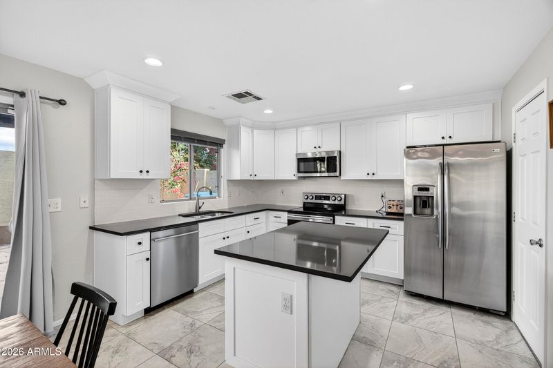 4020 E Melinda Ln, Phoenix, AZ 85050
