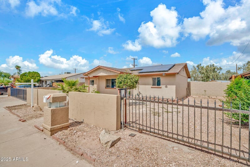 4020 Lynne Ln, Phoenix, AZ 85041