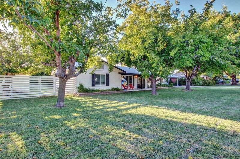 4020 N 40th Pl, Phoenix, AZ 85018