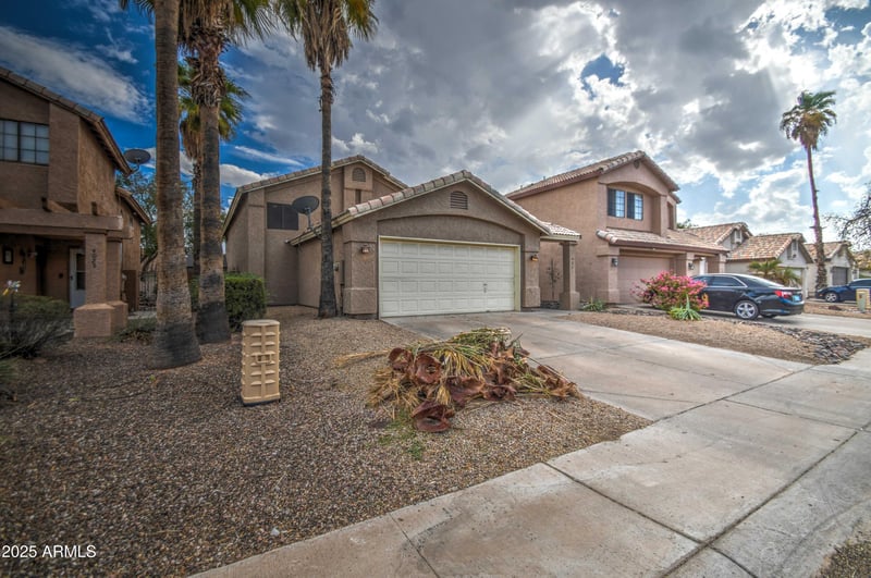 4021 Amberwood Dr, Phoenix, AZ 85048