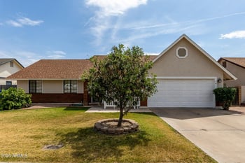 4021 Des Moines St, Mesa, AZ 85205