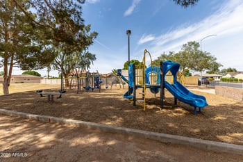 4021 Des Moines St, Mesa, AZ 85205